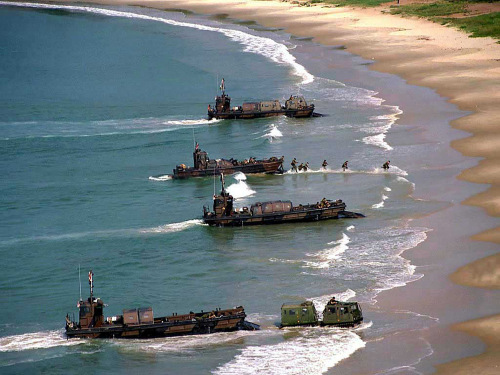 �������϶ᵺ��ϰ��ʹ�õĵ�½ͧ��