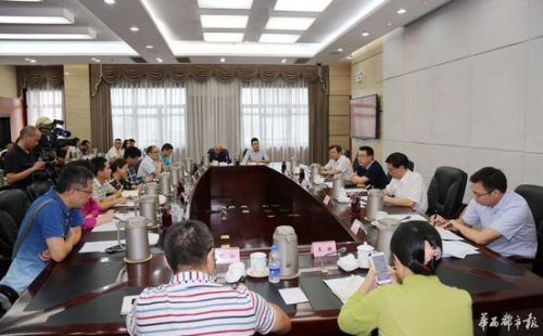 �������б����ߣ��������󣩱���������ϯ̨�Ҳ������