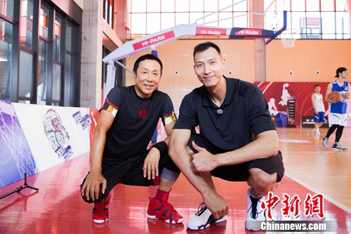 陈道明易建联合影 陈道明易建联合影