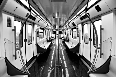 ▲燕房线列车车厢更为开放明朗。 ▲燕房线列车车厢更为开放明朗。