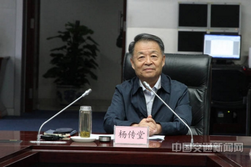 交通运输部部长杨传堂宣布全国ETC成功实现联网。 记者 孙英利 摄 交通运输部部长杨传堂宣布全国ETC成功实现联网。 记者 孙英利 摄