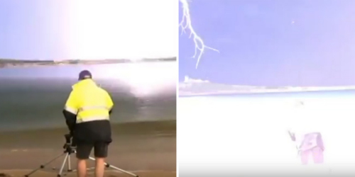 澳大利亚一名摄影师某次在海边取景时,不幸遭到雷击。 澳大利亚一名摄影师某次在海边取景时,不幸遭到雷击。