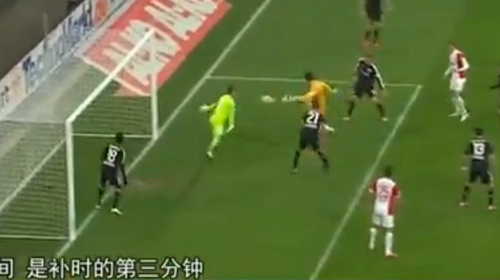 马丁-希茨射门瞬间 图片来源:视频截图 马丁-希茨射门瞬间 图片来源:视频截图