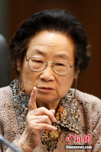 10��8�գ����������ͼƻ�����ίԱ�ᡢ������ҽҩ�����֡�����ʳƷҩƷ�ල�����ֹܾ�ͬ�ٰ���̸�ᣬף���������о�Ա�ٻ�2015��ŵ��������ѧ��ҽѧ���� <a target='_blank' href='http://www.chinanews.com/'>������</a>���� ������ ��