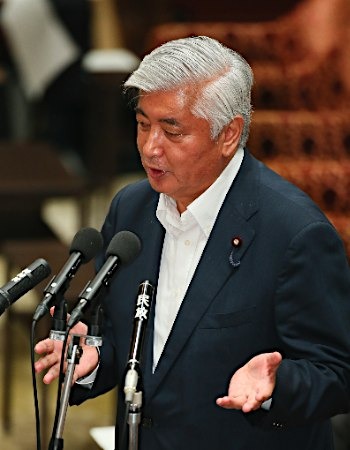 中谷元。 中谷元。