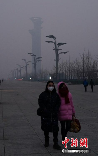 12��8�գ������ڱ������幫԰�����ߣ��󷽵ı�־�Խ��������ں��ص�����֮�С����죬�����������˿�������Ⱦ��ɫԤ����<a target='_blank' href='http://www.chinanews.com/'>������</a>���� ���� ��