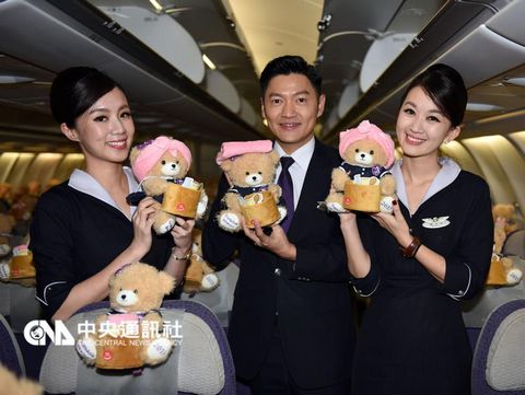 ���˺��ռ�ǿ�桰�ս�С�ܡ�12��17���ٵǻ���С�ܴ������ľͰ��ë��װ���ȷ��죬���ο�ͬ�α���������Դ��̨�塰�����硱