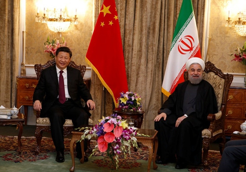 1月23日,国家主席习近平在德黑兰萨德阿巴德王宫同伊朗总统鲁哈尼举行会谈。新华社记者 鞠鹏摄 1月23日,国家主席习近平在德黑兰萨德阿巴德王宫同伊朗总统鲁哈尼举行会谈。新华社记者 鞠鹏摄