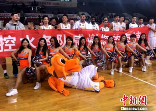 下赛季,这支年轻的队伍期待新的变化。<a target='_blank' href='http://www.chinanews.com/' >中新网</a>记者王牧青摄。 下赛季,这支年轻的队伍期待新的变化。<a target='_blank' href='http://www.chinanews.com/' >中新网</a>记者王牧青摄。