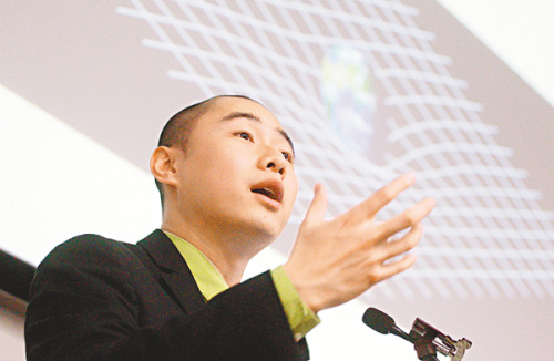 香港中文大学物理系研究助理教授黎冠峰。
