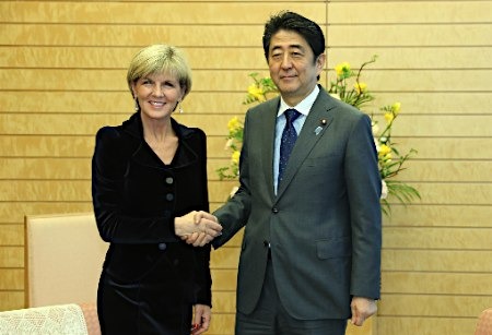 安倍会晤毕晓普。 安倍会晤毕晓普。