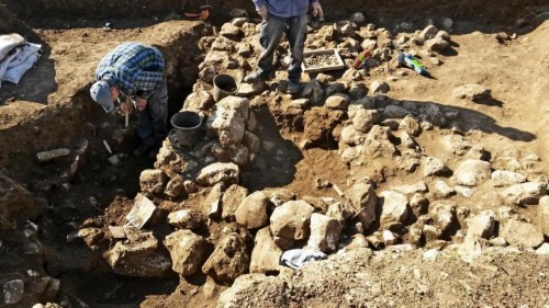 考古学家在耶路撒冷发现7000年前的人类部落。 考古学家在耶路撒冷发现7000年前的人类部落。