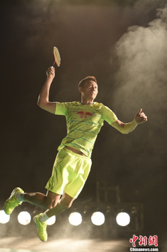 谈到对国内业余羽毛球比赛近几年发展历程的感受,谌龙说,国羽队有的