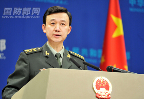 国防部新闻局副局长、国防部新闻发言人吴谦上校答记者问。中国军网记者 李爱明 摄 国防部新闻局副局长、国防部新闻发言人吴谦上校答记者问。中国军网记者 李爱明 摄