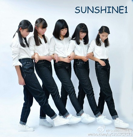 亳州5人高中生女团Sunshine。图片来源:青春校园女子组合sunshine官方微博 亳州5人高中生女团Sunshine。图片来源:青春校园女子组合sunshine官方微博