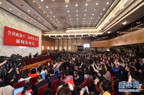3月2日,全国政协十二届四次会议新闻发布会在北京人民大会堂举行,大会新闻发言人王国庆介绍会议有关情况并回答中外记者提问。新华社记者 李鑫 摄 图片来源:新华网 3月2日,全国政协十二届四次会议新闻发布会在北京人民大会堂举行,大会新闻发言人王国庆介绍会议有关情况并回答中外记者提问。新华社记者 李鑫 摄 图片来源:新华网