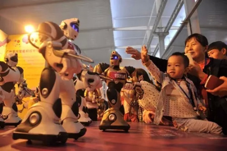 ��������ιۻ�����չ�� <a target='_blank' href='http://www.chinanews.com/'>������</a>���� �³���