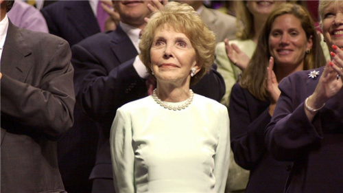 94岁南希里根逝世多位美国前总统向其致敬图