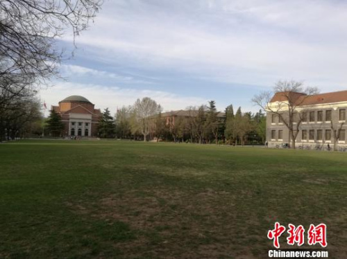 清华大学校园内 张尼 摄 清华大学校园内 张尼 摄