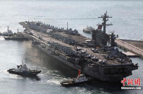资料图:曾为本拉登操持海葬的美国核动力航空母舰“卡尔蜠森号” 资料图:曾为本拉登操持海葬的美国核动力航空母舰“卡尔蜠森号”