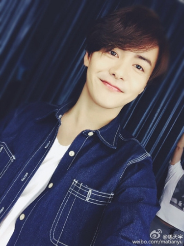 ����ͼ��������ֱ��ż�������ƣ��й�ע��Ů��񼾸ͯ�¸衣(ͼƬ��Դ��������΢��)