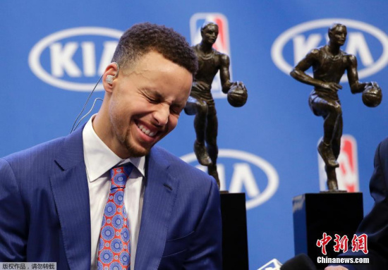 库里是历史首位全票当选的MVP 库里是历史首位全票当选的MVP