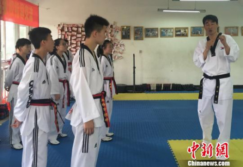 金庆训现场教学。 徐杨祎 摄 金庆训现场教学。 徐杨祎 摄