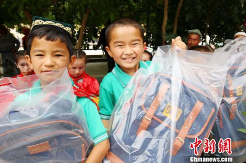 ѧ��չʾ�Լ��쵽�Ľ������������ ��