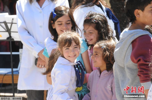 �����ǵ�ͯ������Խ��Խ�ḻ��ʣ�������һȺ������Ȼ������ս���С�