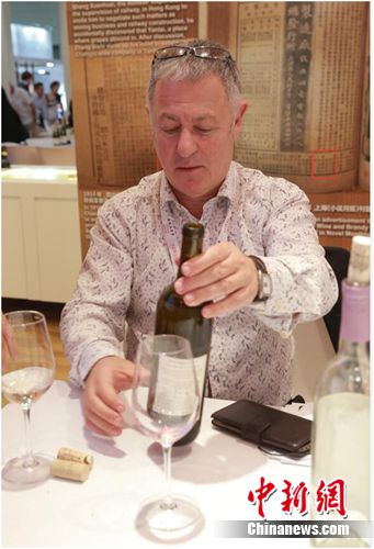 英国著名酒评家罗伯特•约瑟夫 英国著名酒评家罗伯特•约瑟夫