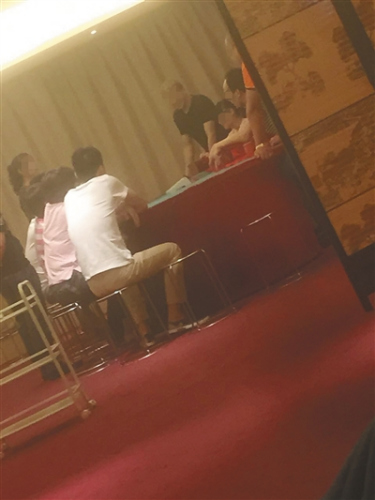 揭秘京城地下赌局一场牌庄家狂卷上百万