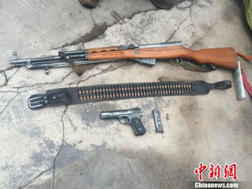 ͼΪ�����ɻ����ʽ��56ʽ����ǹһ֧���¡�54ʽ����ǹһ֧���ӵ�31�� ��ɳ�� ��