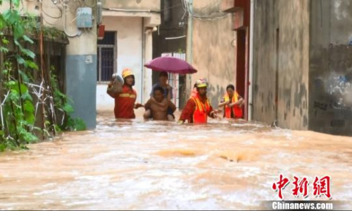 ͼΪ�Ƹ������ٱ���ˮӪ�ȱ���Ⱥ�ڡ�(��Ƶ��ͼ) ������ ��