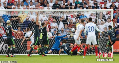 ƾ���߶��ϵĽ���Ӣ������ת��������ʿ�����¶��С��ͷ����