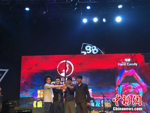 ¬���硢��Ӣ���ֳ�ˣ��