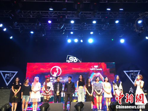 10֧Ů���ֶӴ�������