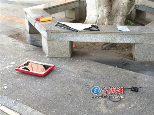 �����������ң���Ƭ����һ��