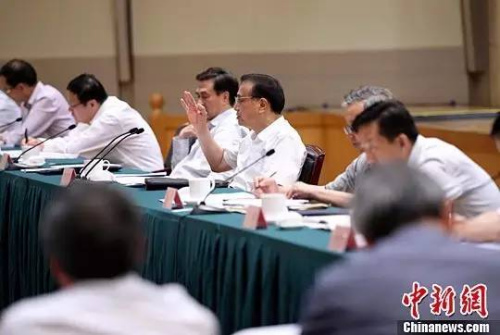 6��20�գ��й��������ξֳ�ί������Ժ�������ǿ�Ⱥ��й��������С��й��������п��첢�����ٿ���̸�ᡣͼΪ���ǿ���й��������������ٿ�����ϵͳ��̸�ᡣ<a target='_blank' href='http://www.chinanews.com/'>������</a>���� ���� ��