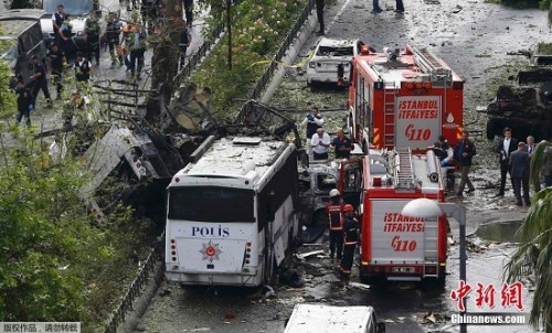 2016年6月7日，伊斯坦布尔发生炸弹爆炸，一辆警用巴士被炸毁，导致11人死亡、36人受伤。