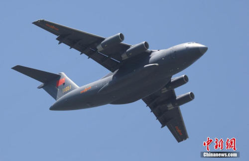 中国空军运-20飞机授装接装仪式7月6日在空军航空兵某部举行。标志着运-20飞机正式列装中国空军。图为近日,运-20“鲲鹏”展翅超低空通场。<a target='_blank' href='http://www.chinanews.com/'>中新社</a>发 刘畅 摄 中国空军运-20飞机授装接装仪式7月6日在空军航空兵某部举行。标志着运-20飞机正式列装中国空军。图为近日,运-20“鲲鹏”展翅超低空通场。<a target='_blank' href='http://www.chinanews.com/'>中新社</a>发 刘畅 摄