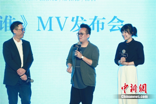 关锦鹏、林育贤、胡蓉蓉谈论主题曲幕后故事 图片来源:片方供图 关锦鹏、林育贤、胡蓉蓉谈论主题曲幕后故事 图片来源:片方供图