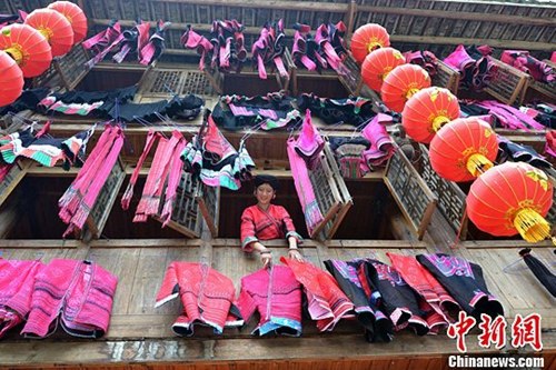 ����ͼ��������ʤ�����ٰ촫ͳ��ɹ�½ڡ���<a target='_blank' href='http://www.chinanews.com/'>������</a>�� Τ���� ��