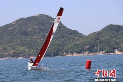 第二届中国大学生帆船锦标赛在深圳开赛 肖单 摄 第二届中国大学生帆船锦标赛在深圳开赛 肖单 摄