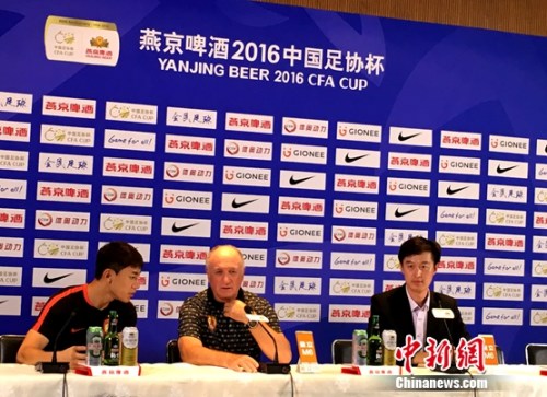 斯科拉里赛后谈及国家队。<a target='_blank' href='http://www.chinanews.com/' >中新网</a>记者王牧青摄。 斯科拉里赛后谈及国家队。<a target='_blank' href='http://www.chinanews.com/' >中新网</a>记者王牧青摄。