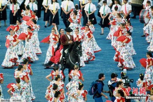 资料图:1992年巴塞罗那奥运会开幕式现场 资料图:1992年巴塞罗那奥运会开幕式现场