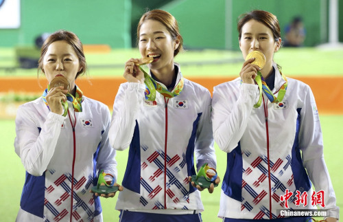韩国女子射箭队夺金 韩国女子射箭队夺金