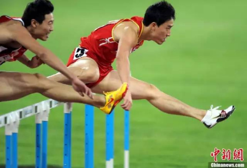 飞人刘翔。<a target='_blank' href='http://www.chinanews.com/'>中新社</a> 陈文 摄 飞人刘翔。<a target='_blank' href='http://www.chinanews.com/'>中新社</a> 陈文 摄