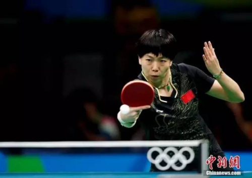 比赛中的李晓霞 <a target='_blank' href='http://www.chinanews.com/' >中新网</a>记者 杜洋 摄 比赛中的李晓霞 <a target='_blank' href='http://www.chinanews.com/' >中新网</a>记者 杜洋 摄