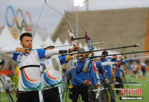 资料图:里约奥运会射箭选手赛场练习 <a target='_blank' href='http://www.chinanews.com/' >中新网</a>记者 盛佳鹏 摄 资料图:里约奥运会射箭选手赛场练习 <a target='_blank' href='http://www.chinanews.com/' >中新网</a>记者 盛佳鹏 摄