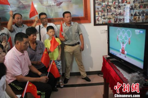 孟苏平亲友团观看其在里约奥运的现场比赛 赵强 摄 孟苏平亲友团观看其在里约奥运的现场比赛 赵强 摄